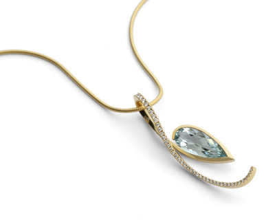18 carat yellow gold forged pendant with white diamonds and aquamarine