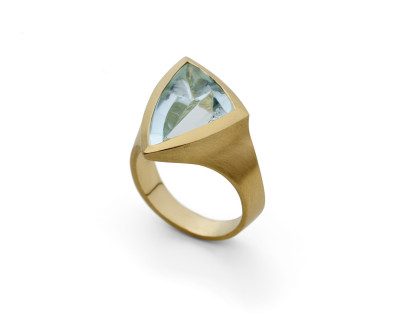 18 carat yellow gold carved cocktail ring with aquamarine18 carat yellow gold carved cocktail ring with aquamarine