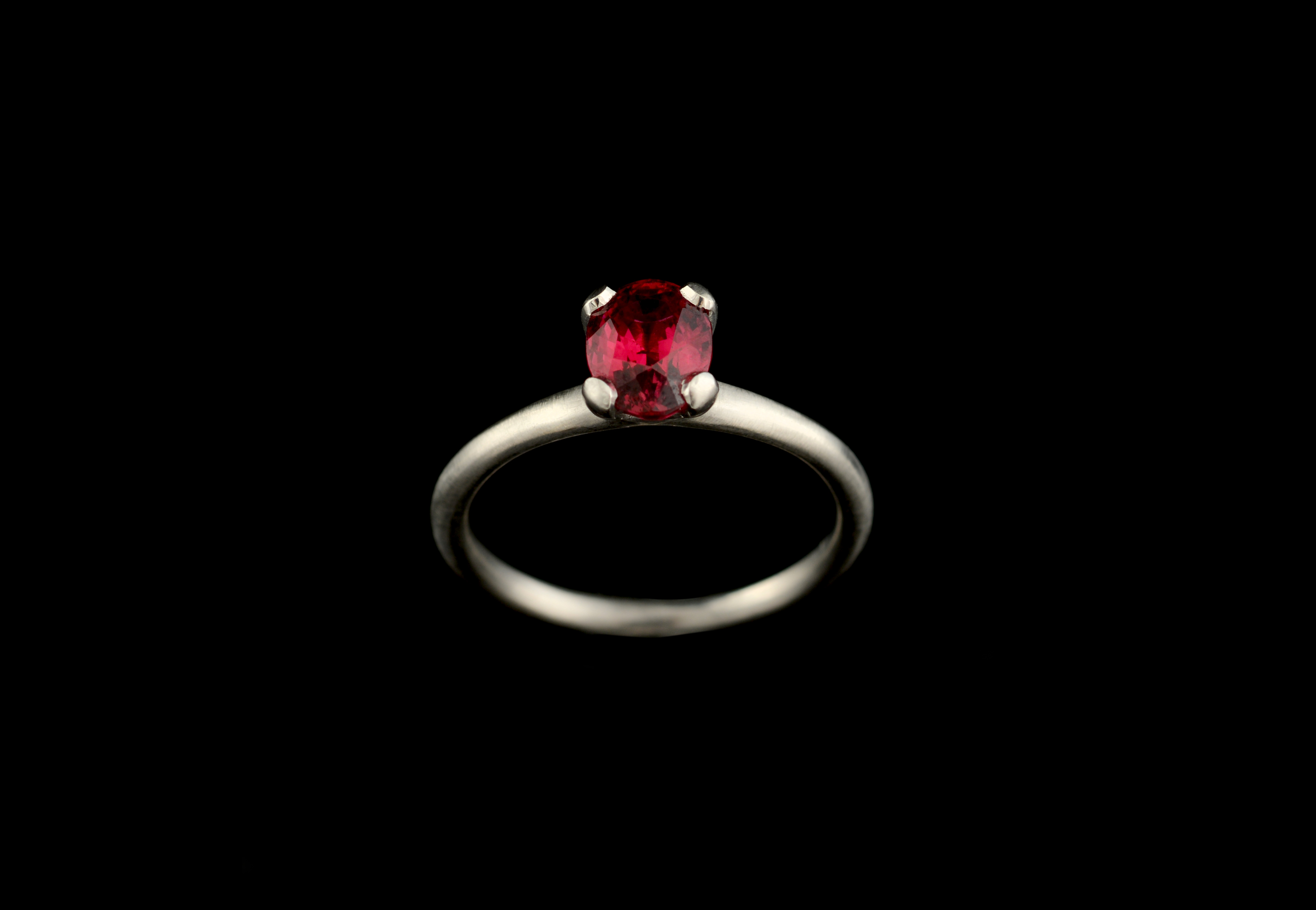 4- claw- ring- platinum- oval-red-spinel 4