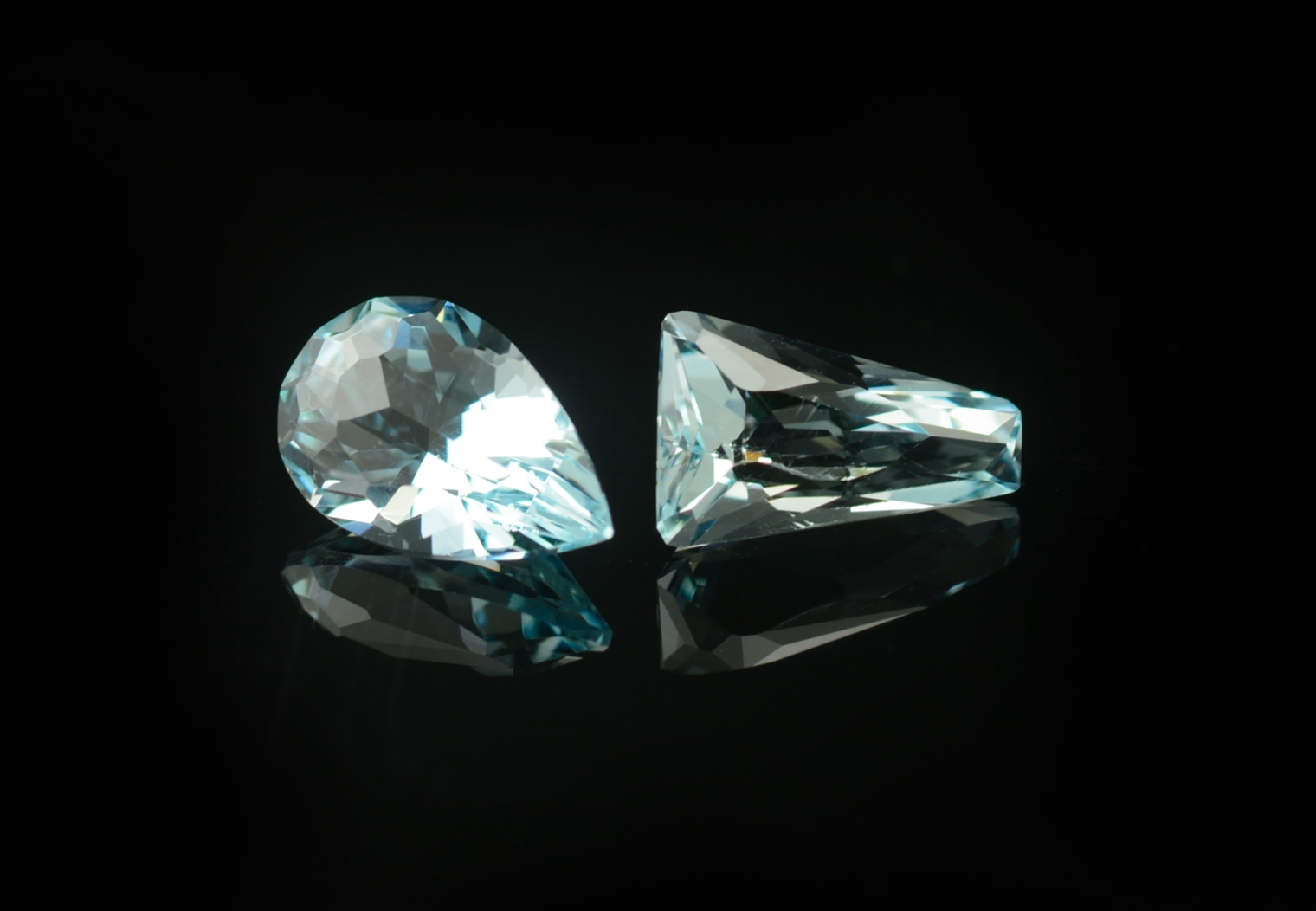 Aquamarine gemstones 