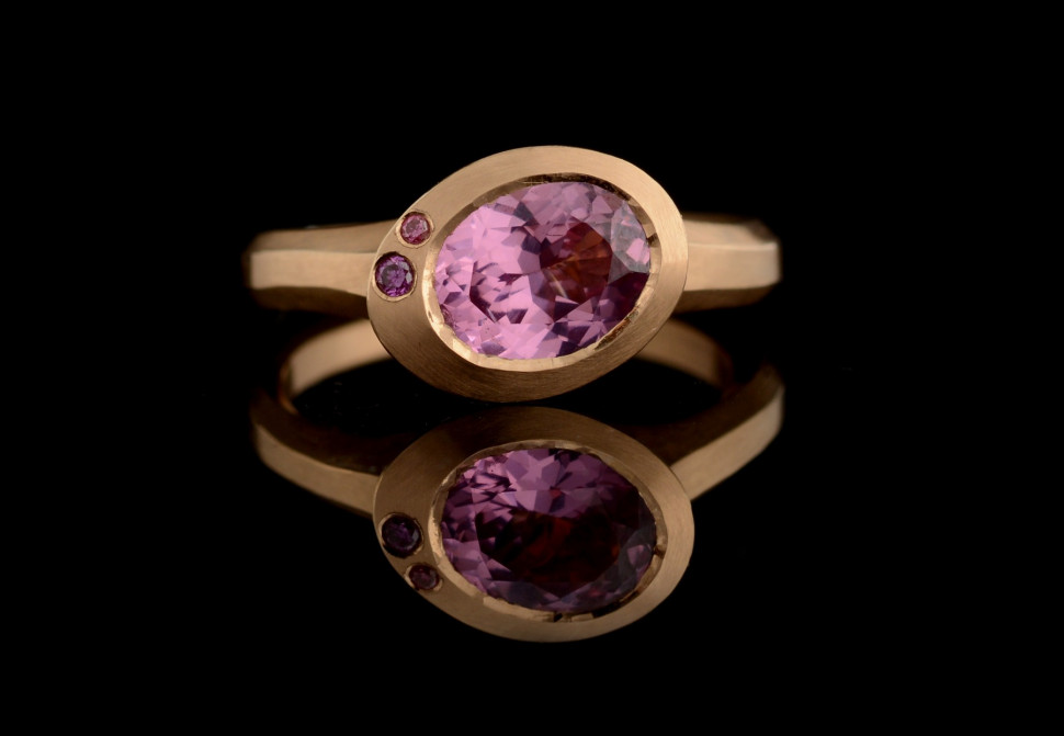 Rose gold Arris ring with oval pink spinel and two pink diamonds