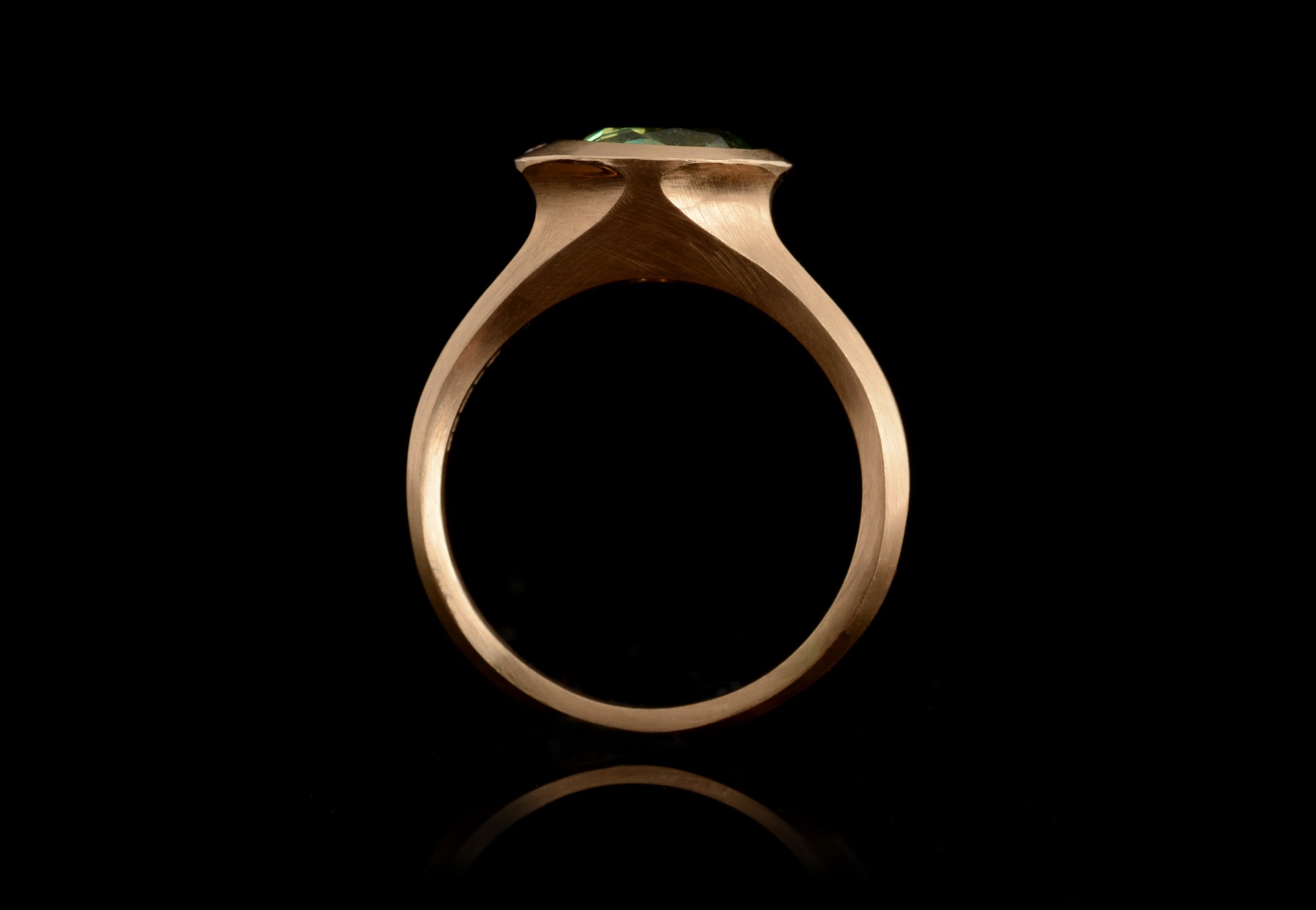 Arris rose gold ring with oval tsavorite garnet and white diamonds