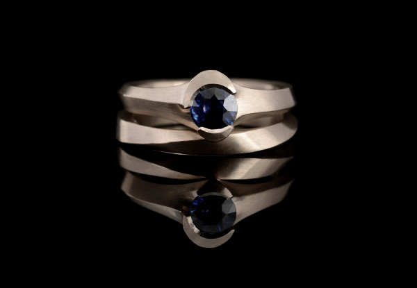 Arris white gold and sapphire mobius engagement and wedding ring set