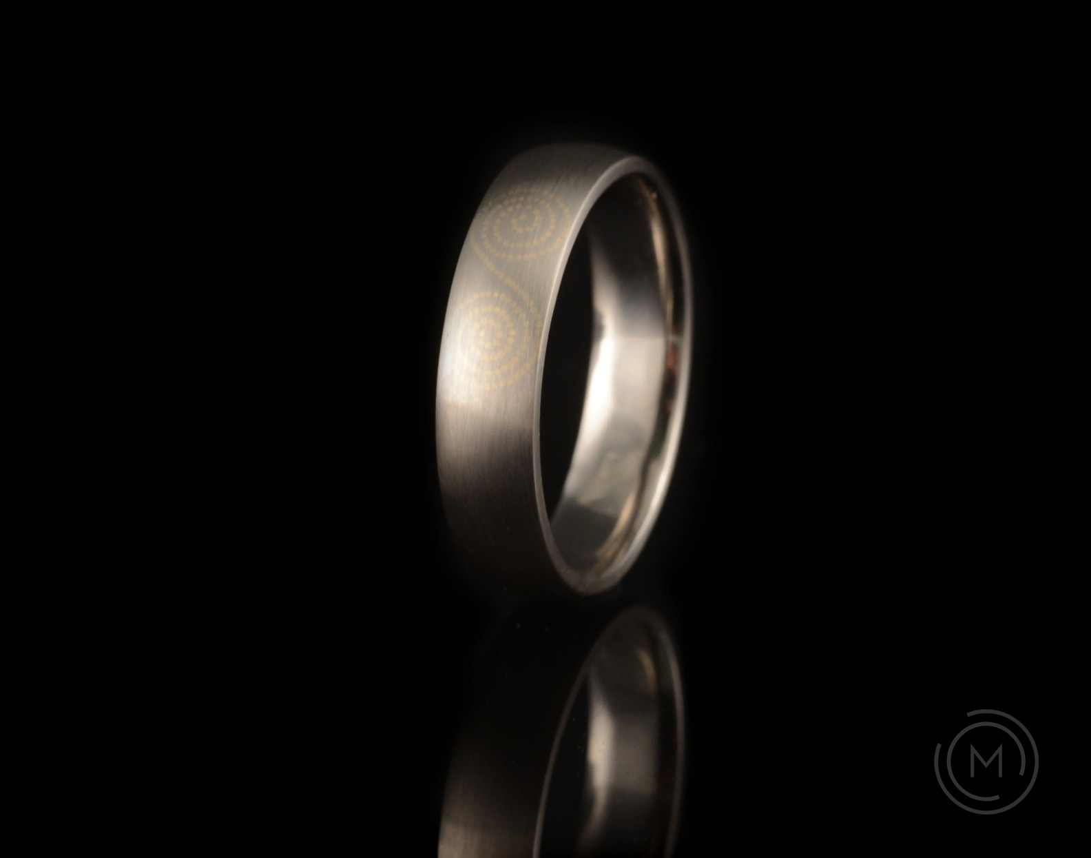Bespoke Celtic inlaid mens wedding ring