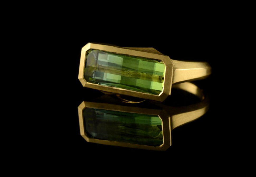 Carved yellow gold and green tourmaline cocktail ring