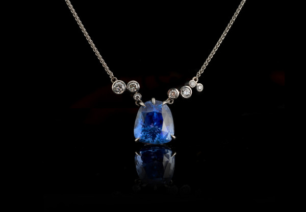 13.11 carat blue sapphire platinum and diamond pendant
