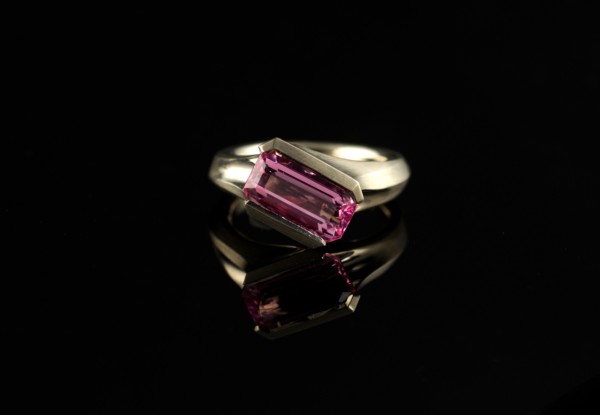 Spinel_18w_Carved-cocktail-ring