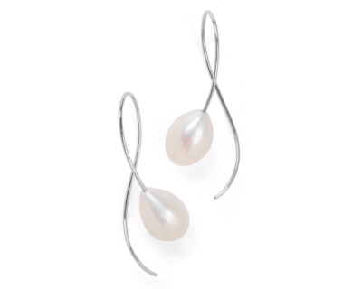 White gold and white freshwater pearl drop earrings