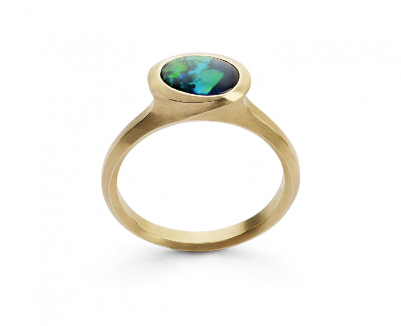 arris-oval-black-opal-ring