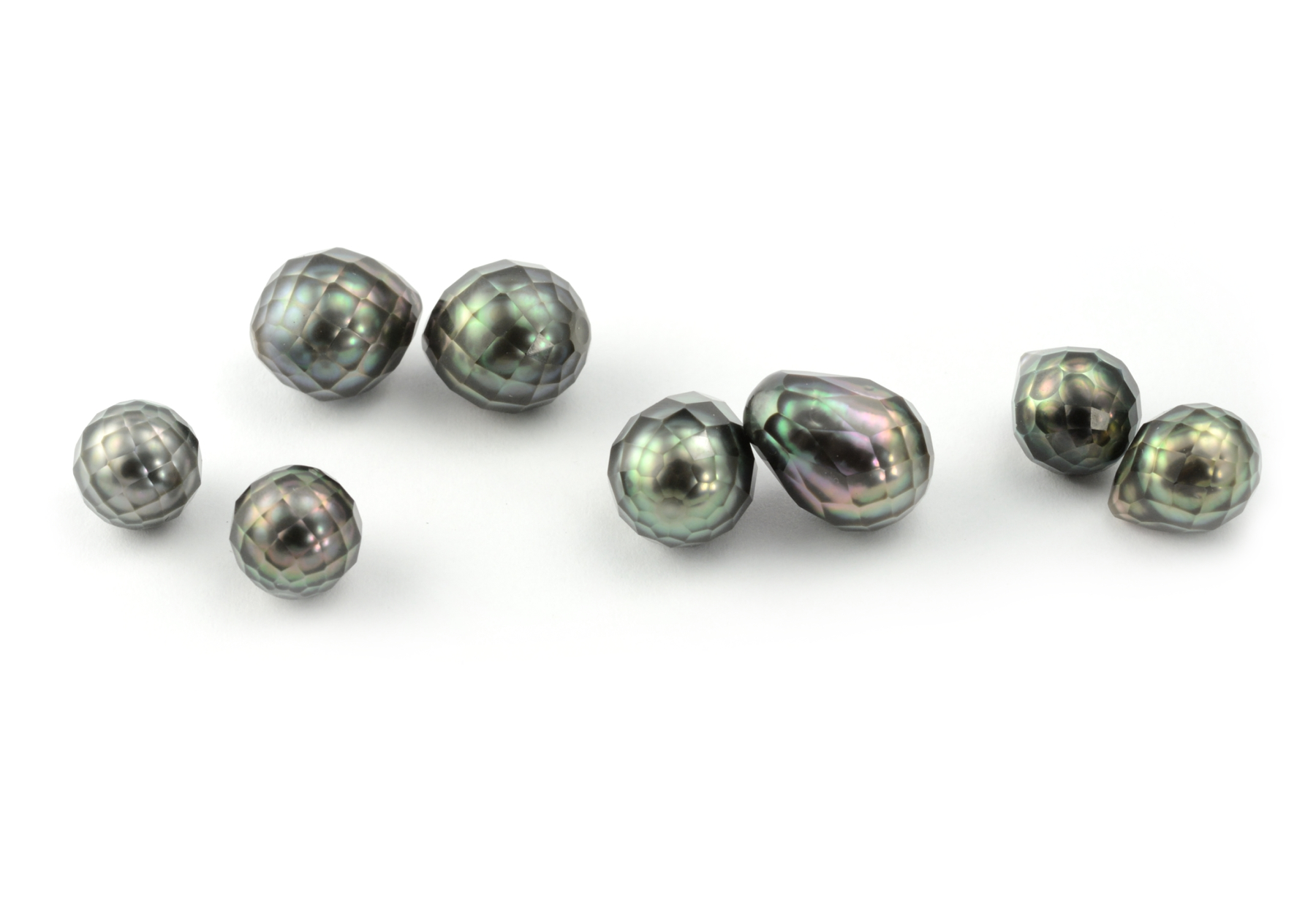 Black faceted pearls