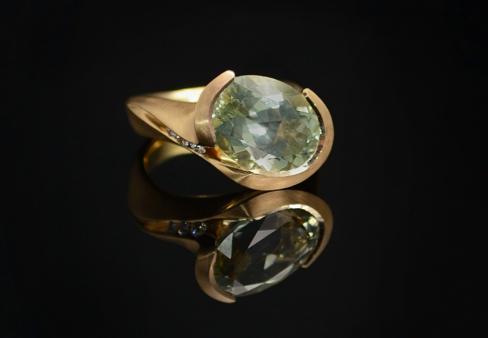 Carved rose gold, diamond and green tourmaline cocktail ring