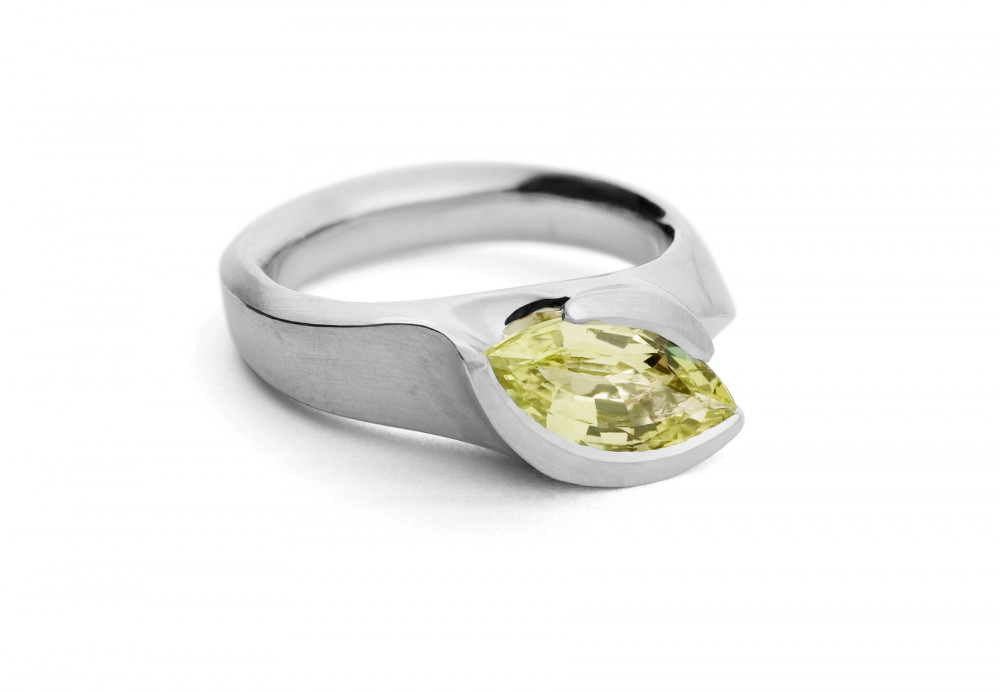 Chrysoprase and platinum carved cocktail ring