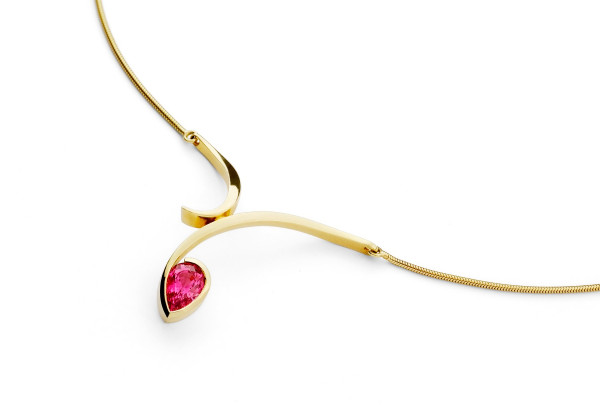 Forged yellow gold and pink spinel pendant
