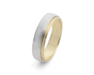 Men’s yellow gold and white gold mixed metal wedding band
