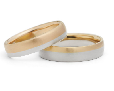 Men’s rose and white gold mixed metal wedding bands